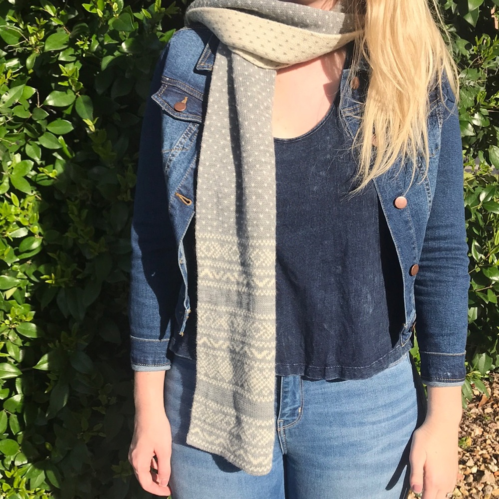 Old Navy reversible scarf